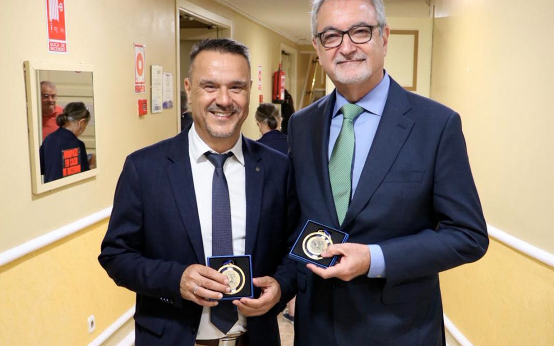 El profesor del Máster Ángel Carbonell premiado con la medalla Botánico Cavanilles